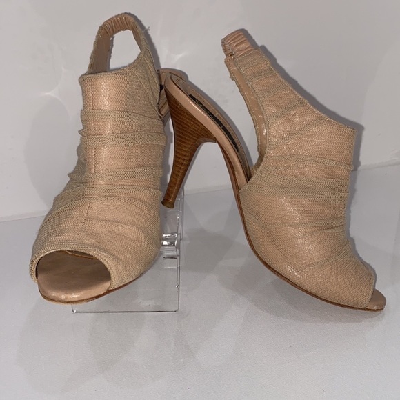 Catherine Malandrino Nude leather w/net peep toe sling backs 4” heel Italy SZ 38 - Picture 16 of 16